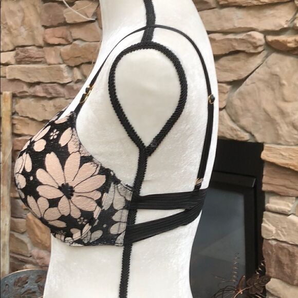 NWOT Victoria’s Secret Black/beige bra push-up bra 34DD - Picture 4 of 7